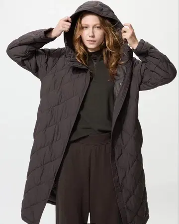 유니클로 퍼프 테크 롱 코트 릴랙스 핏 다크 브라운 L