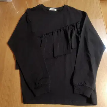 프릴 풀오버 롱 슬리브 저널 스탠다드 레리움