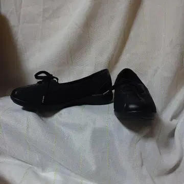 새상품급 le coq sportif 블랙 스니커즈 23.5cm