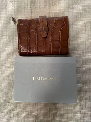 J&M DAVIDSON 브라운 이단 접이식 지갑