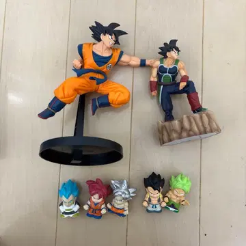 버독과 손오공 피규어 세트 덤 포함