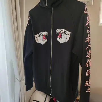 호랑이 자수 블랙 후드티 제3대 조요시