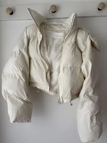 Chico 아이보리 크롭 다운 자켓