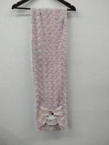 (B) axes femme 핑크 리본 장식 머플러