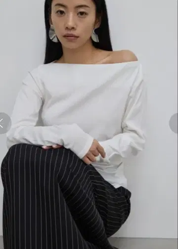 AIC. 보트넥 롱 슬리브 상의