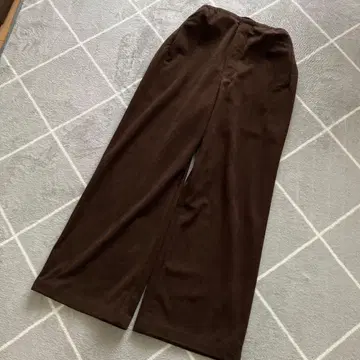 [미라 워 엔] 브라운 코듀로이 팬츠