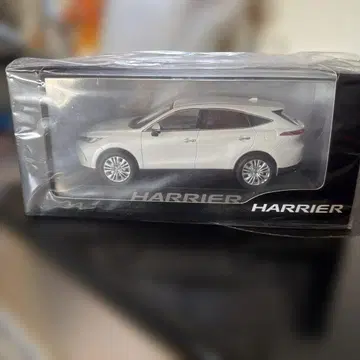 HARRIER 화이트 미니카 1/43