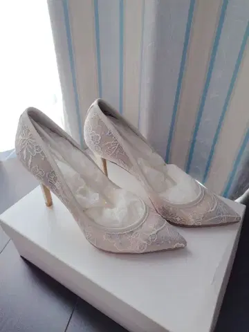 DIANA 다이애나 백합 무늬 자수 튤 22.5cm