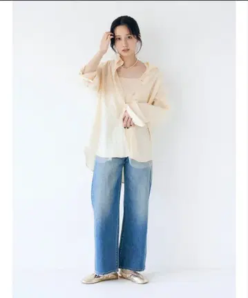 크림색 오버 사이즈 긴팔 셔츠