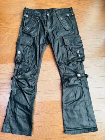 토네이도 마트 블랙 카고 팬츠 멀티 포켓 디자인