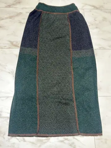 PUBLIC TOKYO 타이트 스커트 그린 계열