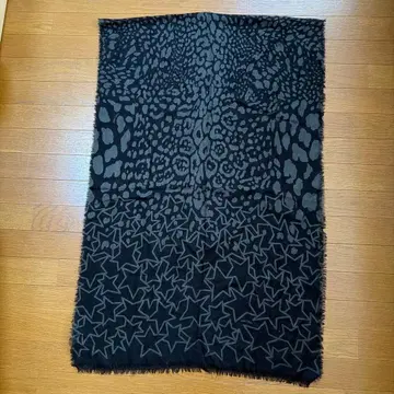 JIMMY CHOO 스타 레오파드 무늬 스톨