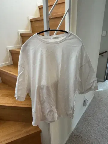 ebure 화이트 코튼 반팔 T셔츠