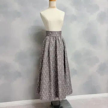 [ 새상품급 ] 모노그램 턱 플레어 스커트