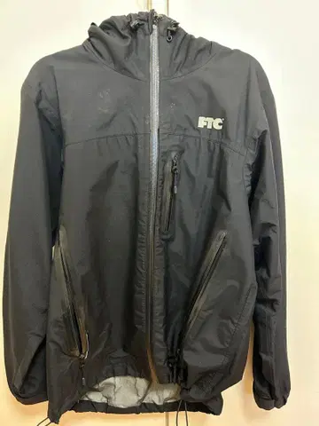 FTC 마운틴 파카 블랙