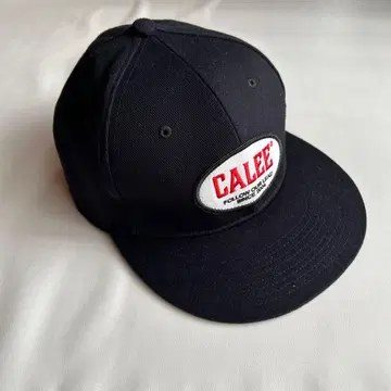 CALEE 블랙 스냅백 캡
