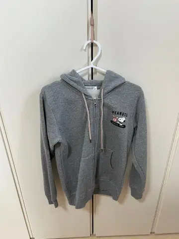 PEANUTS 스누피 집업 후드티 그레이