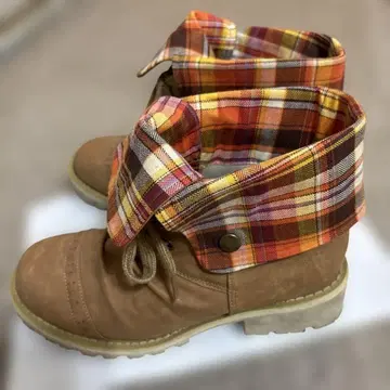 브라운 숏부츠 체크 무늬