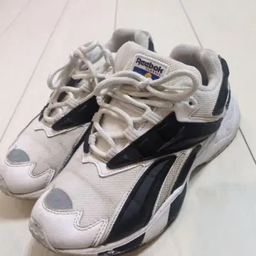 Reebok 스니커즈 화이트/블랙