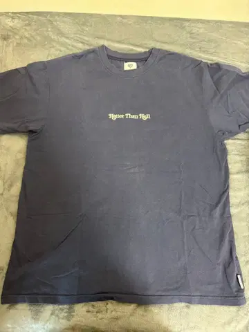 Hotter Than Hell 네이비 반팔 티셔츠