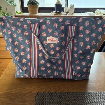 Cath Kidston 꽃무늬 보스턴 백