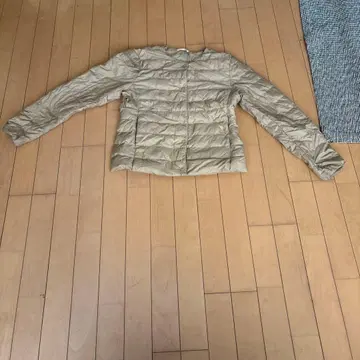 경량 베이지 다운 자켓