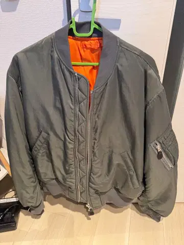 B:MING by BEAMS 루즈 핏 MA-1 플라이트 자켓