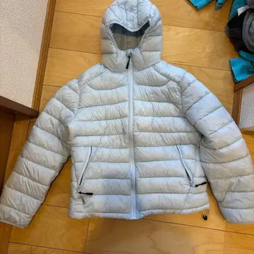 드로 코드, 후드 부착 라이트 블루 다운 자켓