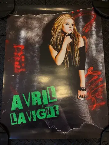 AVRIL LAVIGNE 포스터 2장