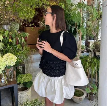 로지몬스터 파인 릴리 프릴 블랙 캐주얼 상의