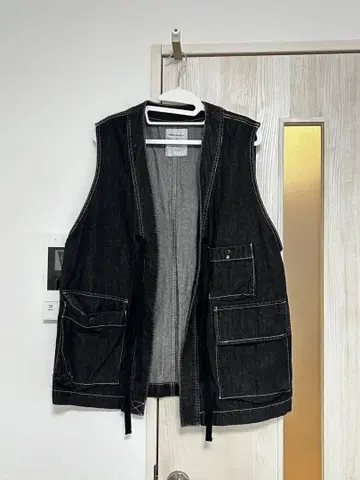 블랙 데님 슬리브리스 베스트