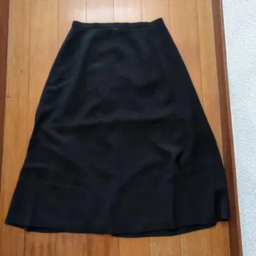 블랙 플레어 스커트 뒷지퍼