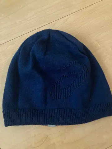 ASICS 리버서블 비니