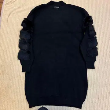 Canina Luce 블랙 퍼 포함 스웨터