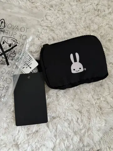 CUNE 매끈한 소재 월렛