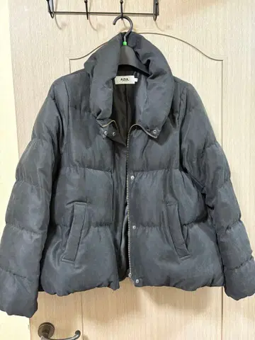 AZUL 블랙 다운 자켓