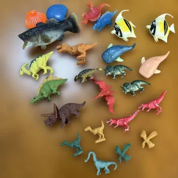 공룡과 해양 생물 피규어 세트