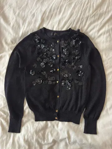 DRESS33 블랙 플라워 모티브 가디건