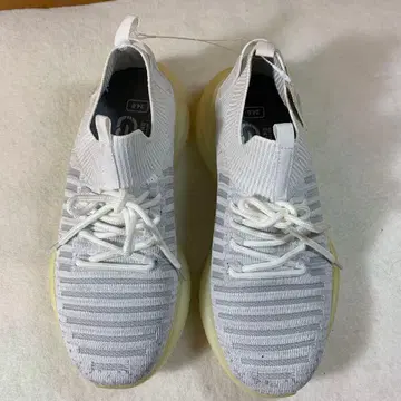 화이트 스트라이프 스니커즈