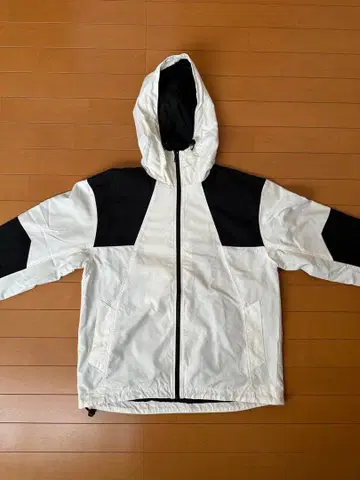AZUL 나일론 자켓 화이트/블랙 후드 부착