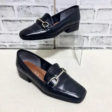 DIANA 다이애나 스퀘어토 비트 로퍼 블랙 골드 금장 장식