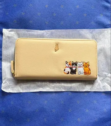 행운을 부르는 새끼 고양이 자수 지갑
