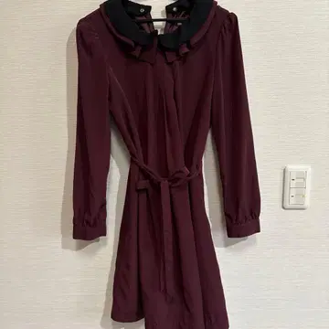 레스트로즈 버건디 프릴 옷깃 원피스