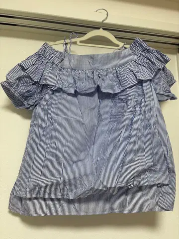 스트라이프 프릴 오프숄더 반팔 셔츠