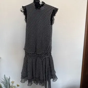 스콧 클럽 물방울 패턴 프릴 원피스