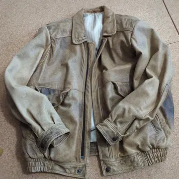 베이지 가죽 자켓