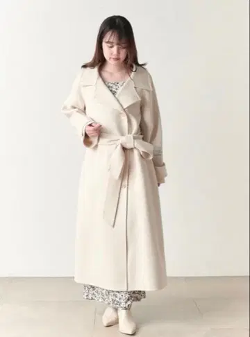 SNIDEL 우로코캐시미어 스탠드 카라 코트 ivory