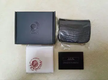 미사용 새상품 레드문 크로커다일 숏 지갑