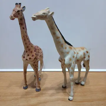 기린 피규어 2체 세트