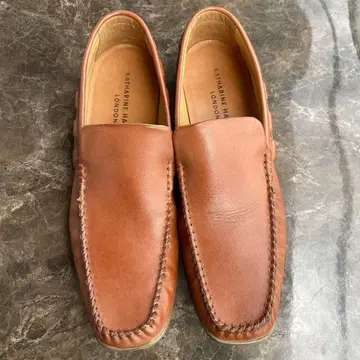 캐서린 햄넷 로퍼 브라운